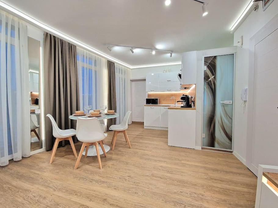 Luxury Apartment. 75 Inches Tv 瓦爾納 外观 照片
