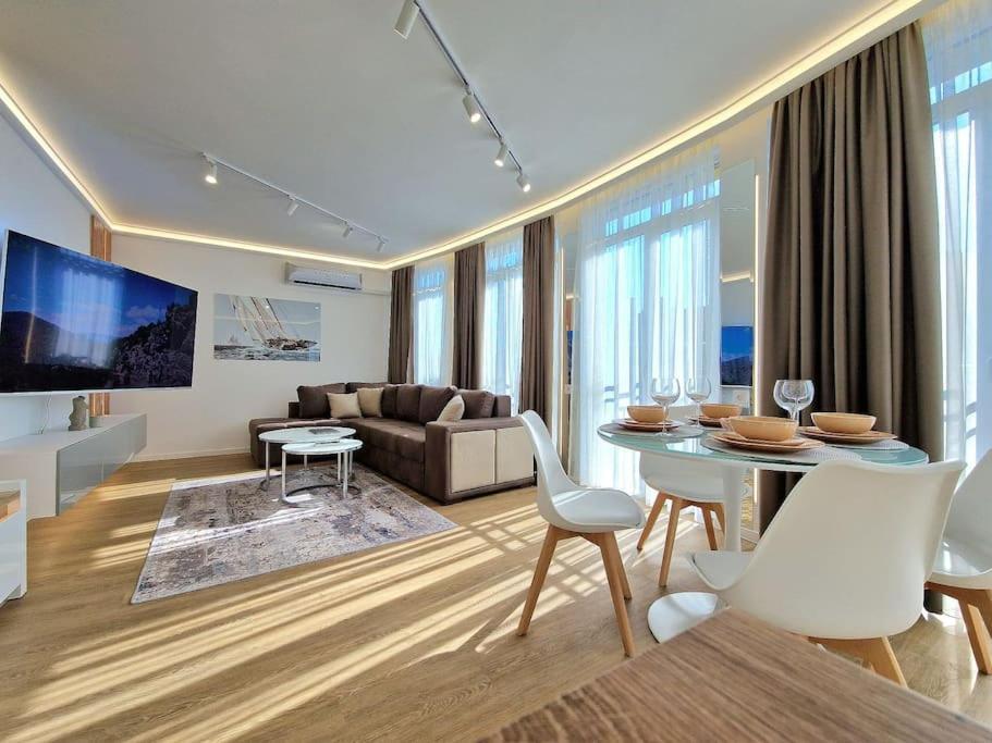 Luxury Apartment. 75 Inches Tv 瓦爾納 外观 照片