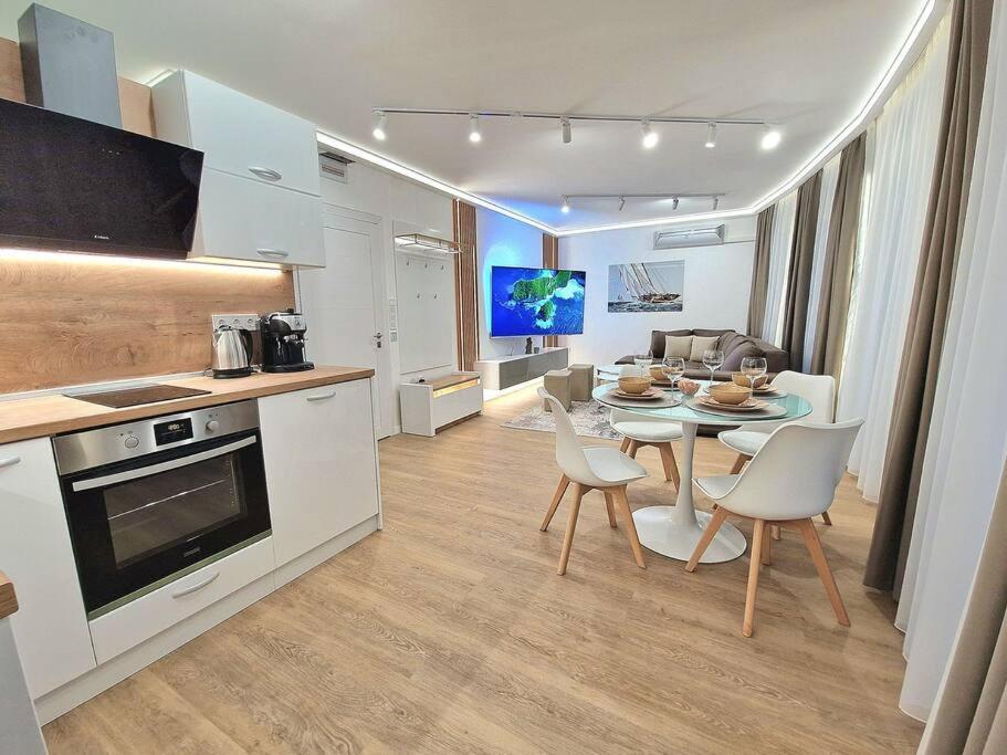 Luxury Apartment. 75 Inches Tv 瓦爾納 外观 照片