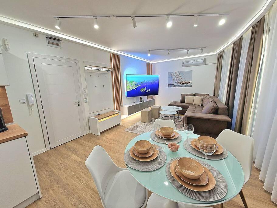 Luxury Apartment. 75 Inches Tv 瓦爾納 外观 照片