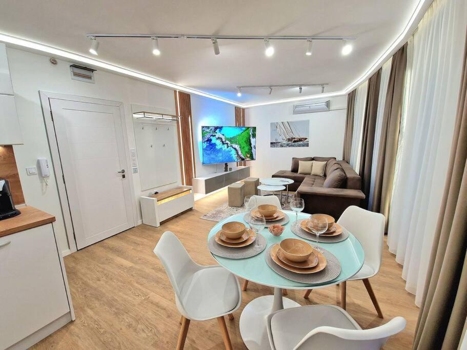 Luxury Apartment. 75 Inches Tv 瓦爾納 外观 照片
